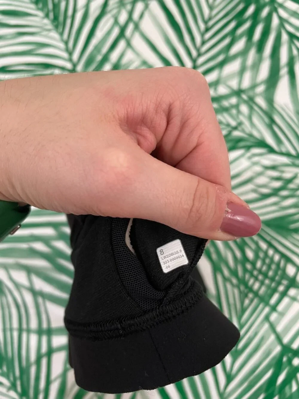 Lululemon Flow Y Bra Nulu Light Support A-C Cups in Black Size 8